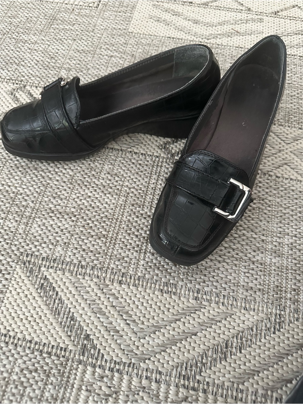 AEROSOLES Black Croc-Embossed Buckle Loafers